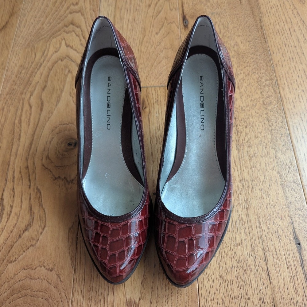 Bandolino Pumps Burgundy‎ Croc Embossed Platform Heels Sz 6.5M Dark Academia